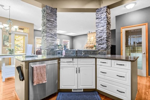 18352 Chaparral Street Se, Calgary, AB - Indoor Photo Showing Kitchen