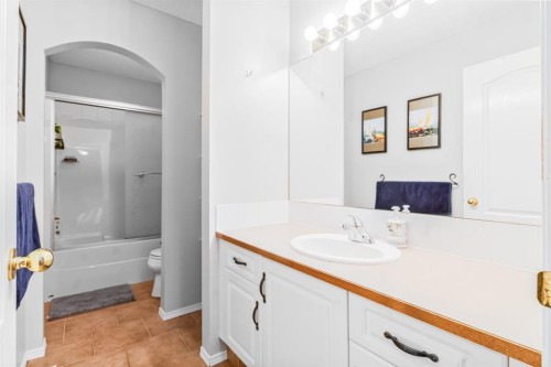 18352 Chaparral Street Se, Calgary, AB - Indoor Photo Showing Bathroom