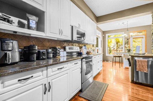 18352 Chaparral Street Se, Calgary, AB - Indoor Photo Showing Kitchen