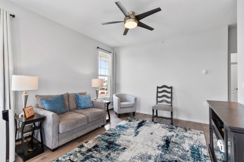 314-4500 50 Avenue, Olds, AB - Indoor Photo Showing Living Room