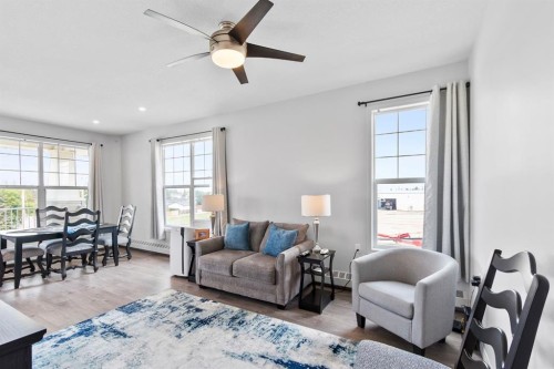 314-4500 50 Avenue, Olds, AB - Indoor Photo Showing Living Room