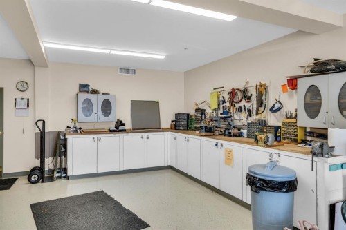 314-4500 50 Avenue, Olds, AB - Indoor