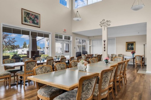 314-4500 50 Avenue, Olds, AB - Indoor Photo Showing Dining Room