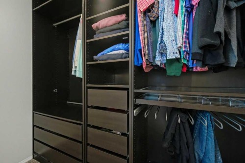 35 Somerglen Way Sw, Calgary, AB - Indoor With Storage