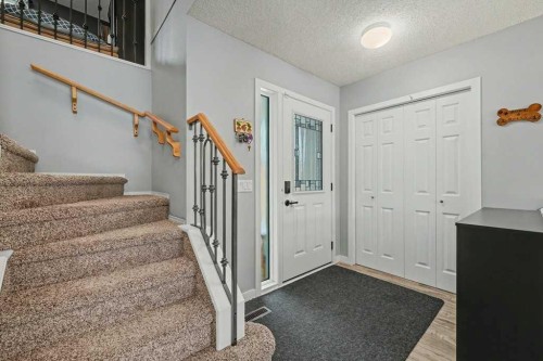 35 Somerglen Way Sw, Calgary, AB - Indoor Photo Showing Other Room