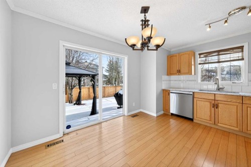 169 Harvest Grove Close Ne, Calgary, AB - Indoor Photo Showing Kitchen