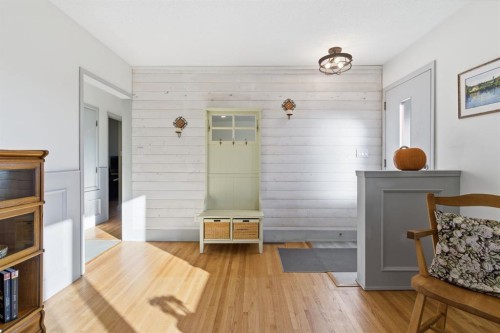 7019 20 Street Se, Calgary, AB - Indoor With Fireplace