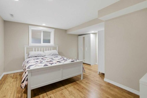 2708 Doverbrook Road Se, Calgary, AB - Indoor Photo Showing Bedroom