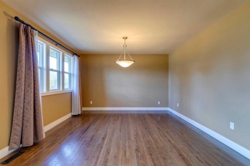 3140 46 Street Sw, Calgary, AB - Indoor Photo Showing Other Room