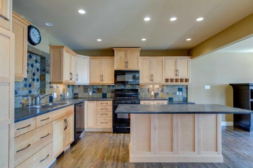 3140 46 Street Sw, Calgary, AB - Indoor Photo Showing Kitchen With Double Sink