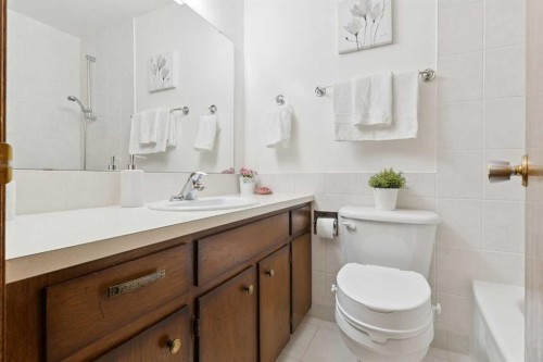 3221 Cedarille Drive Sw, Calgary, AB - Indoor Photo Showing Bathroom