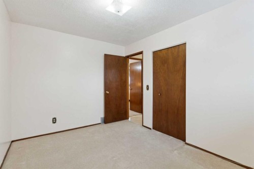 3221 Cedarille Drive Sw, Calgary, AB - Indoor Photo Showing Other Room