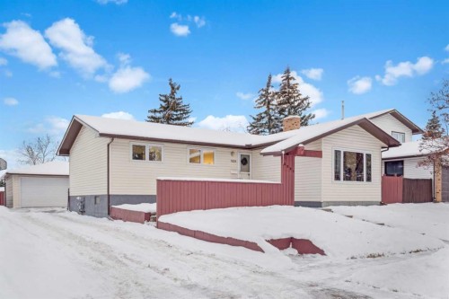 3221 Cedarille Drive Sw, Calgary, AB - Outdoor