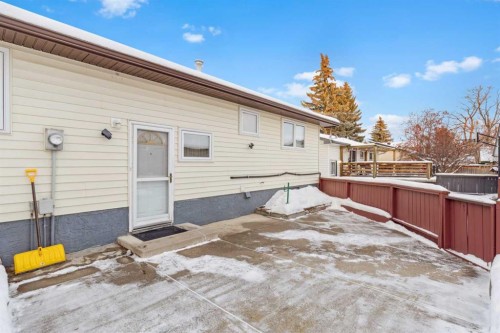 3221 Cedarille Drive Sw, Calgary, AB - Outdoor With Exterior