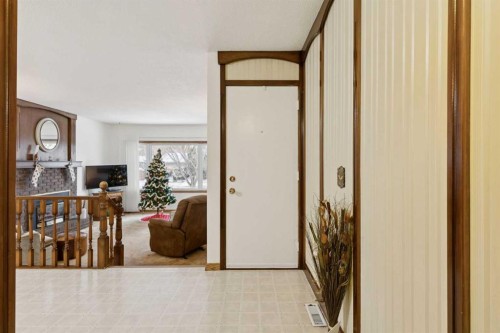 3221 Cedarille Drive Sw, Calgary, AB - Indoor Photo Showing Other Room