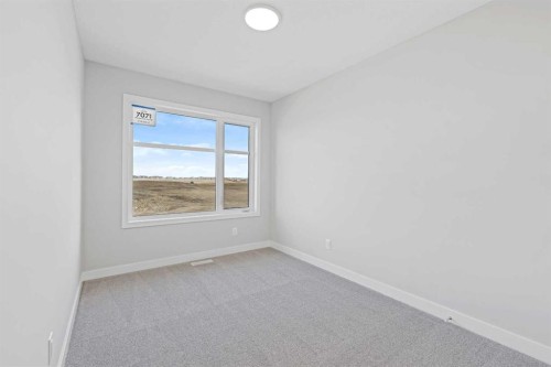 7071 Rangeview Avenue Se, Calgary, AB - Indoor Photo Showing Other Room
