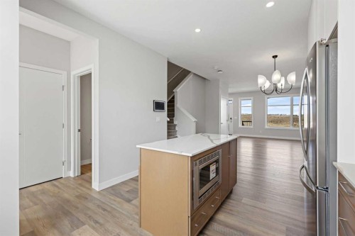 7071 Rangeview Avenue Se, Calgary, AB - Indoor