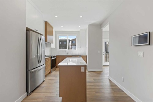 7071 Rangeview Avenue Se, Calgary, AB - Indoor Photo Showing Kitchen