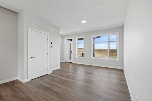7071 Rangeview Avenue Se, Calgary, AB - Indoor Photo Showing Other Room