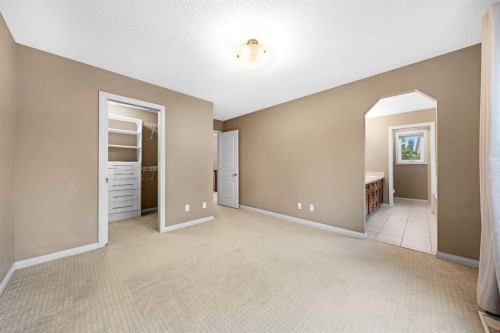 18 Aspen Hills Manor Sw, Calgary, AB - Indoor Photo Showing Other Room