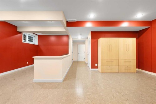 18 Aspen Hills Manor Sw, Calgary, AB - Indoor Photo Showing Other Room