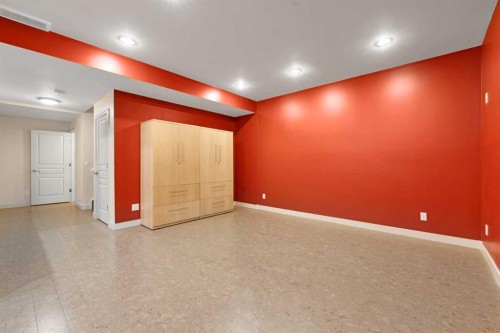 18 Aspen Hills Manor Sw, Calgary, AB - Indoor Photo Showing Other Room