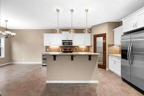 18 Aspen Hills Manor Sw, Calgary, AB - Indoor Photo Showing Kitchen With Stainless Steel Kitchen With Upgraded Kitchen