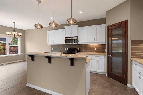 18 Aspen Hills Manor Sw, Calgary, AB - Indoor Photo Showing Kitchen With Upgraded Kitchen