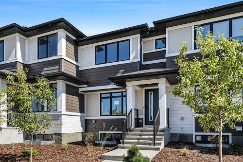 902 Wolf Willow Boulevard Se, Calgary, AB - Outdoor With Facade
