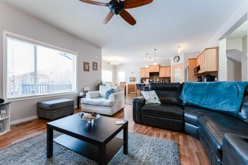 461 Boulder Creek Way Se, Langdon, AB - Indoor Photo Showing Living Room