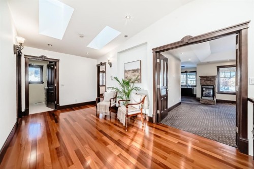 1840 Westmount Boulevard Nw, Calgary, AB - Indoor Photo Showing Other Room