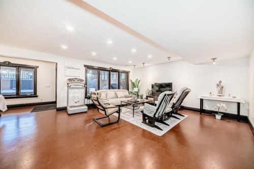 1840 Westmount Boulevard Nw, Calgary, AB - Indoor