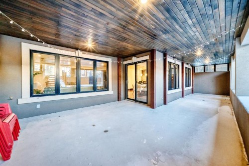 1840 Westmount Boulevard Nw, Calgary, AB - Outdoor With Exterior