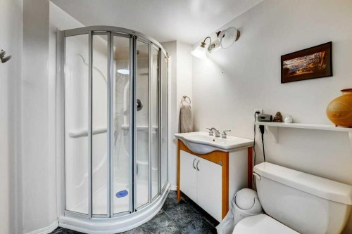 28 Hawktree Circle Nw, Calgary, AB - Indoor Photo Showing Bathroom