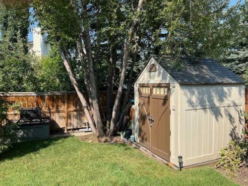 28 Hawktree Circle Nw, Calgary, AB - Outdoor
