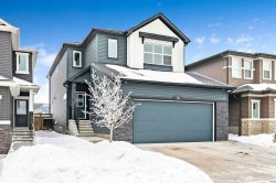 76 Larkspur Bend  Okotoks, AB T1S 4E6