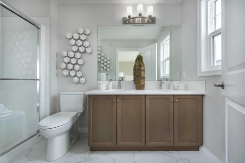 20 Belmont Place Sw, Calgary, AB - Indoor Photo Showing Bathroom