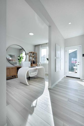 20 Belmont Place Sw, Calgary, AB - Indoor Photo Showing Other Room