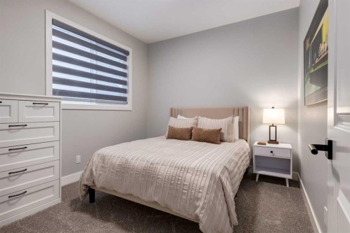 18 South Shore Bay, Chestermere, AB - Indoor Photo Showing Bedroom