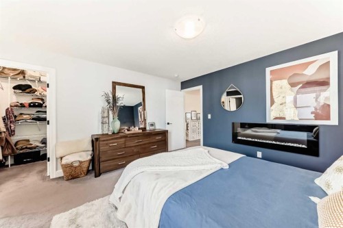 404 Yorkville Avenue Sw, Calgary, AB - Indoor Photo Showing Bedroom