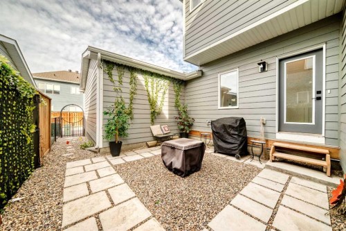 404 Yorkville Avenue Sw, Calgary, AB - Outdoor With Deck Patio Veranda With Exterior