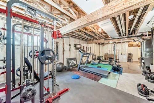 404 Yorkville Avenue Sw, Calgary, AB - Indoor Photo Showing Gym Room