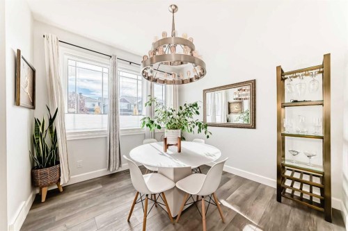404 Yorkville Avenue Sw, Calgary, AB - Indoor Photo Showing Dining Room
