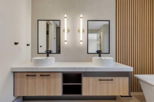 342 Normandy Drive Sw, Calgary, AB - Indoor Photo Showing Bathroom