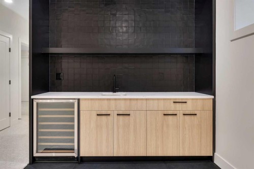 342 Normandy Drive Sw, Calgary, AB - Indoor