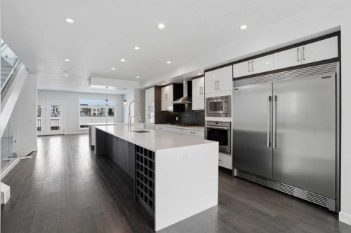 2312 Westmount Road Nw, Calgary, AB - Indoor Photo Showing Kitchen With Stainless Steel Kitchen With Upgraded Kitchen