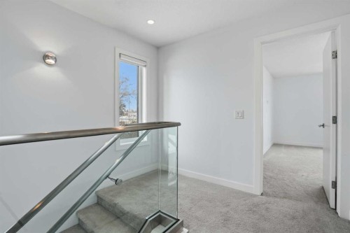 2312 Westmount Road Nw, Calgary, AB - Indoor Photo Showing Other Room