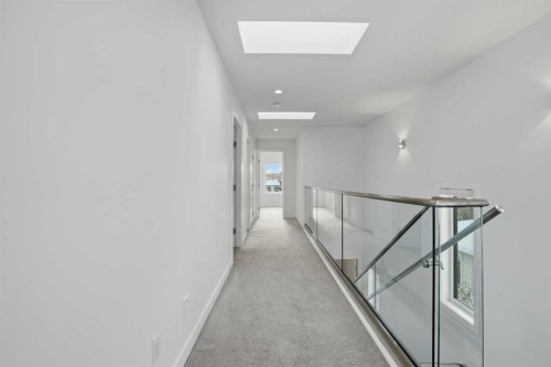 2312 Westmount Road Nw, Calgary, AB - Indoor Photo Showing Other Room