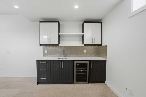 2312 Westmount Road Nw, Calgary, AB - Indoor