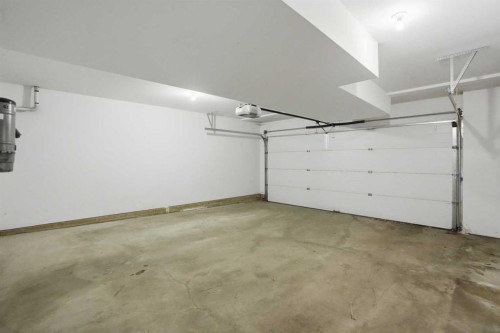 2312 Westmount Road Nw, Calgary, AB - Indoor Photo Showing Garage